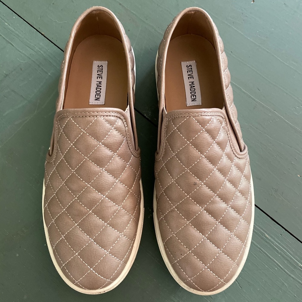 Steve Madden Ecentrcq Slip On Quilted Sneakers